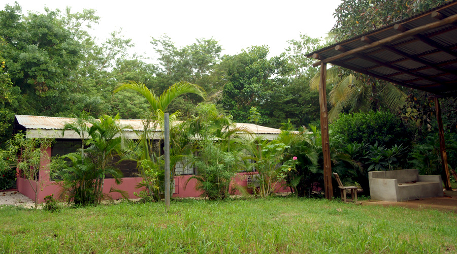 Maison 3 chambres et laboratoire de boulangerie-ptisserie, proche Tamarindo, ct ouest