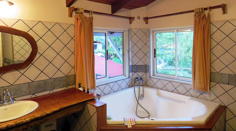 B&B, zone nord du Costa Rica, climat agrable - Rfection salle de bain - 1