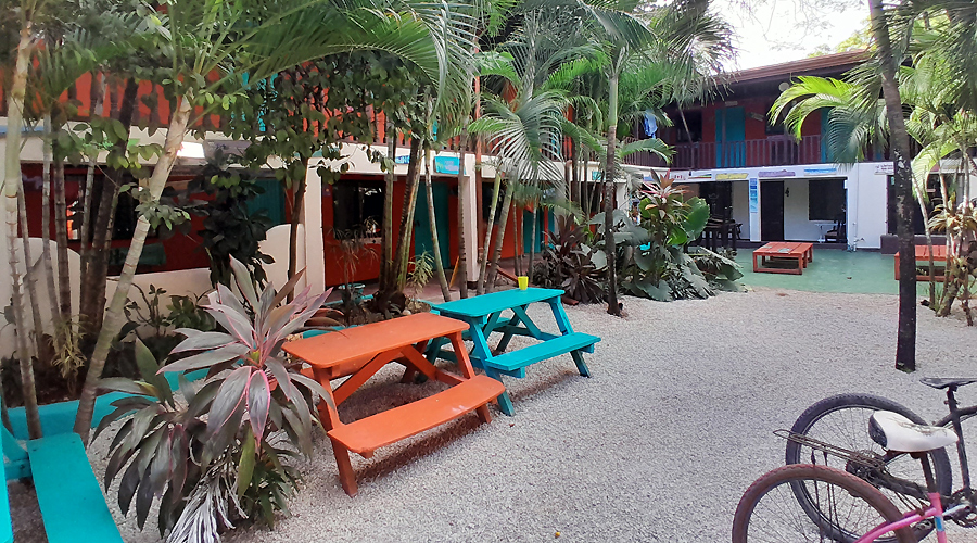 Costa Rica - Guanacaste - Hotel prs de la plage - Naranjo Hotel - Le patio 3