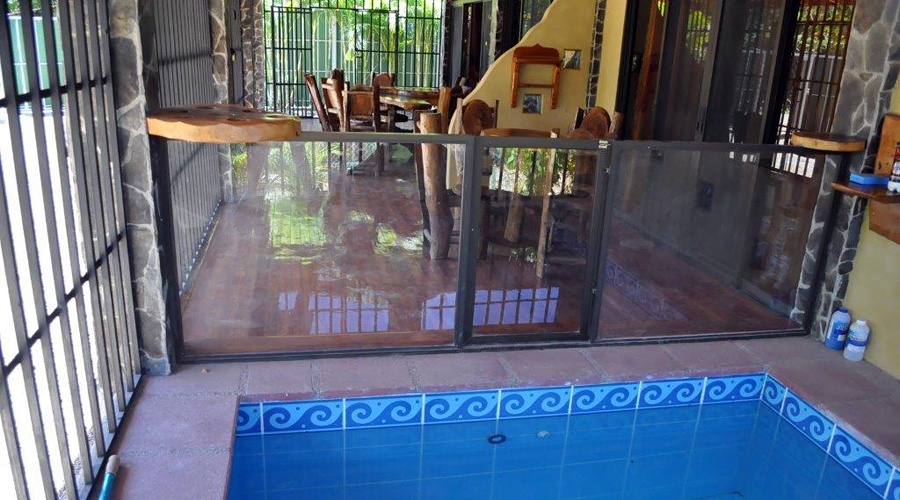 Costa Rica - Guanacaste - Proche Samara - Casa Madera - La terrasse et la petite piscine pour se rafrachir