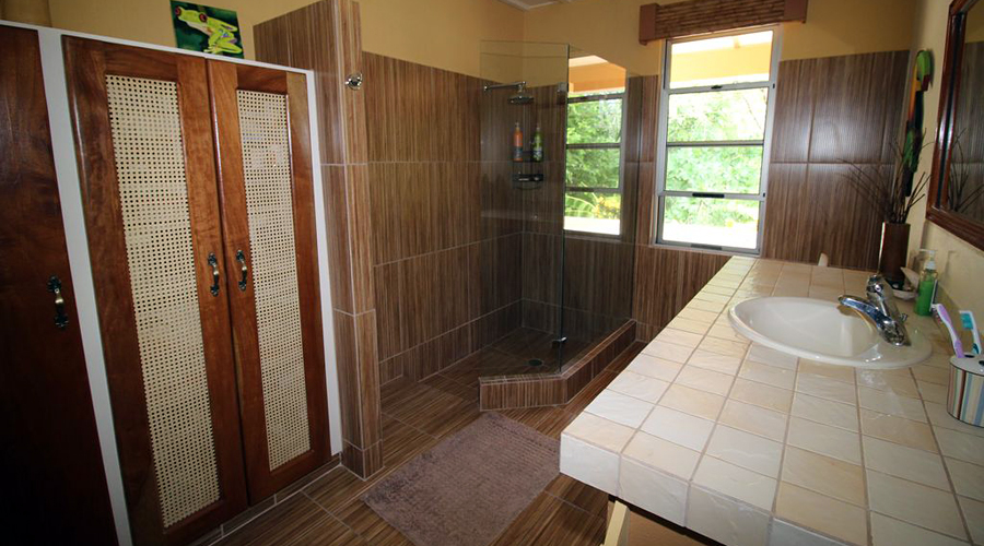 Costa Rica - Guanacaste - Samara - Casa Rancho Grande - La salle de bain partage