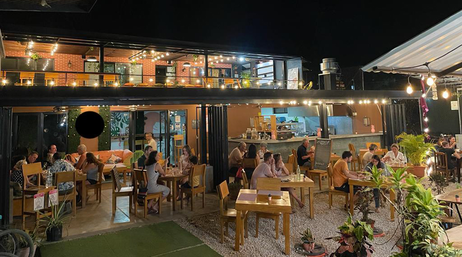Costa Rica - Vente Restaurant - Pacifique Nord - Faade vue de nuit