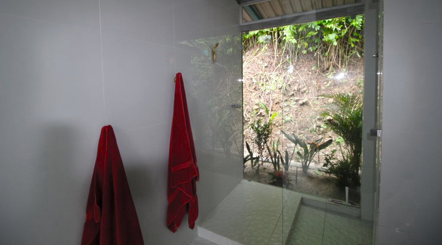 Costa Rica - Guanacaste - Prs de Samara - Papillon Bleu - La salle de bain 2