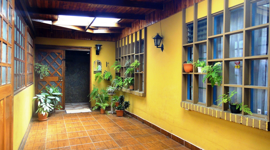 Le patio d'entrée de la maison de Moravia, San José, Costa Rica