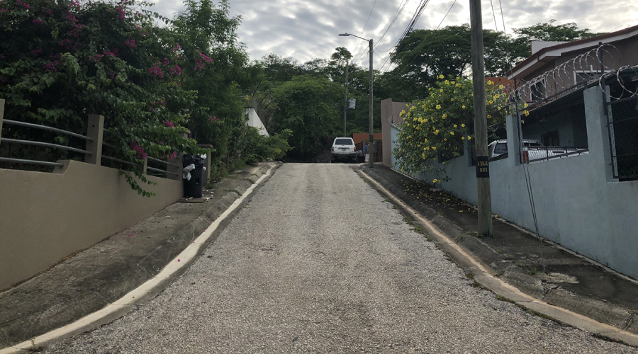 Appartement Villareal Tamarindo Guanacaste Costa Rica - La petite impasse qui mène à l'immeuble