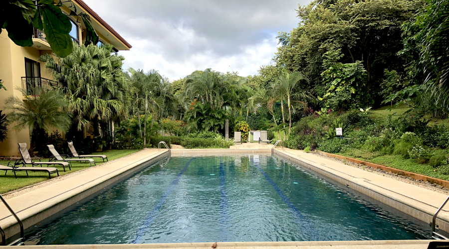 Condo TO, région de Tamarindo, une des 3 piscines (semi-olympique)