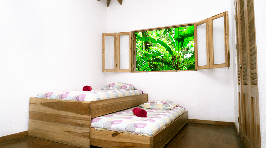 Costa Rica - Caraïbes - Cara 6 + 1 - Chambre d'un bungalow - Détail 2