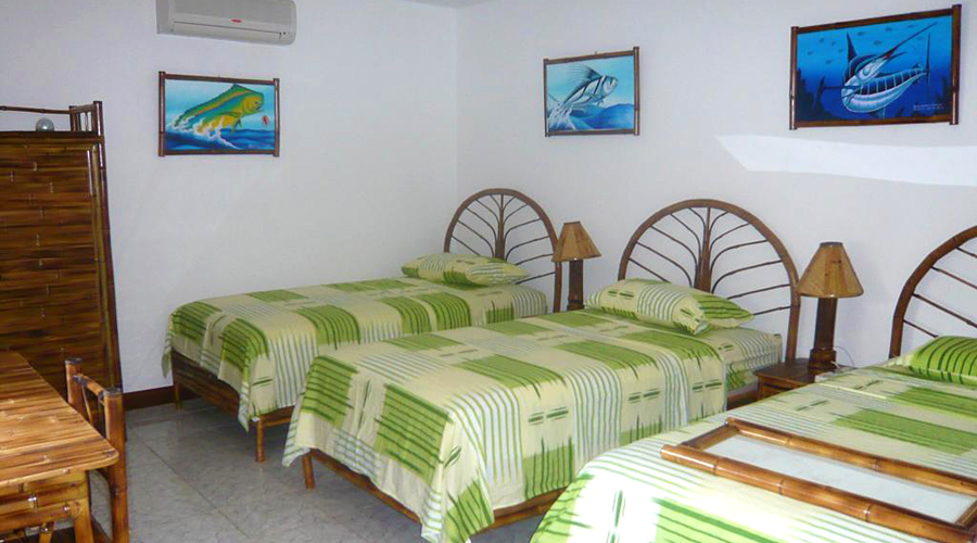 Costa Rica, Golfito - Grande maison près de la marina - L'une des 5 chambres (3 lits simples)