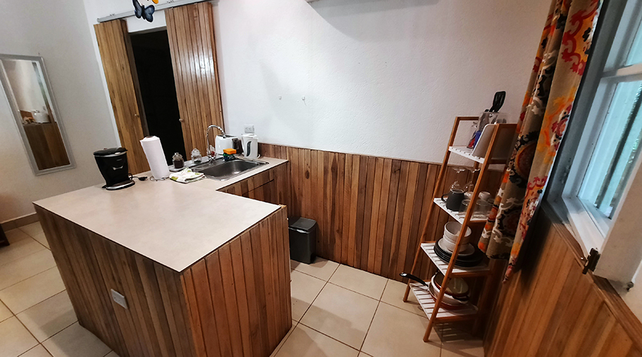 Costa Rica - Tamarindo - Casa Mariposa - Intrieur - Studio 1 - Pice Principale - Kitchenette - Vue 1