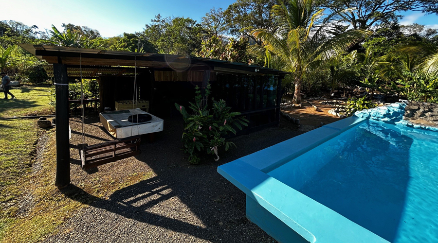 Costa Rica - Guanacaste - Moyenne montagne - Las Rocas - La piscine et le rancho