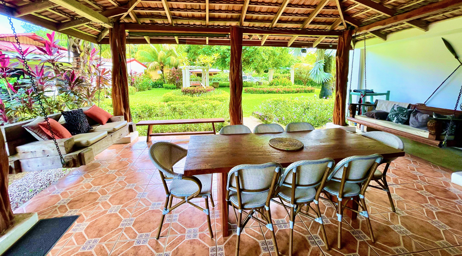 Costa Rica, Guanacaste, Playa Potrero - B&B (1+3) - Rancho - Vue 1