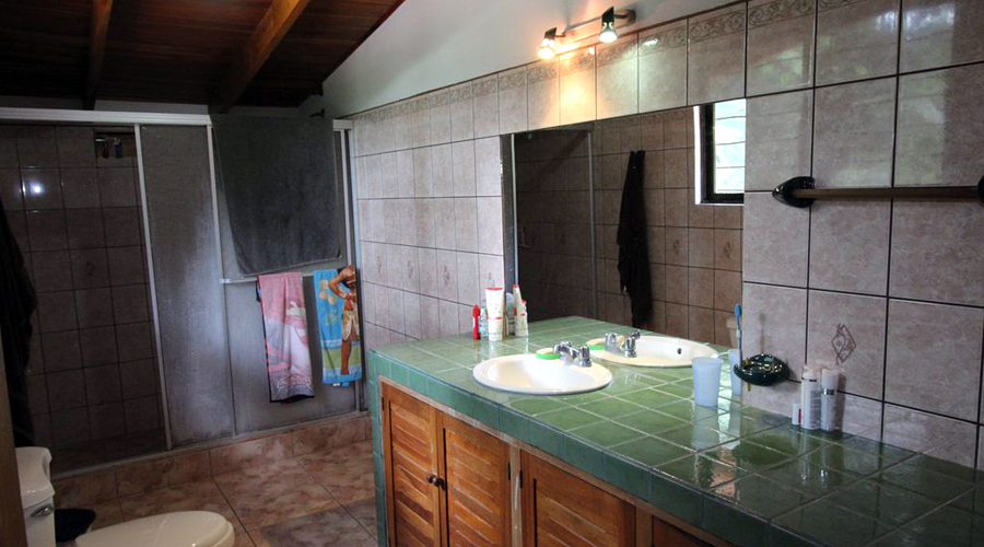 Costa Rica - Guanacaste - Samara - La salle de bain de la chambre principale