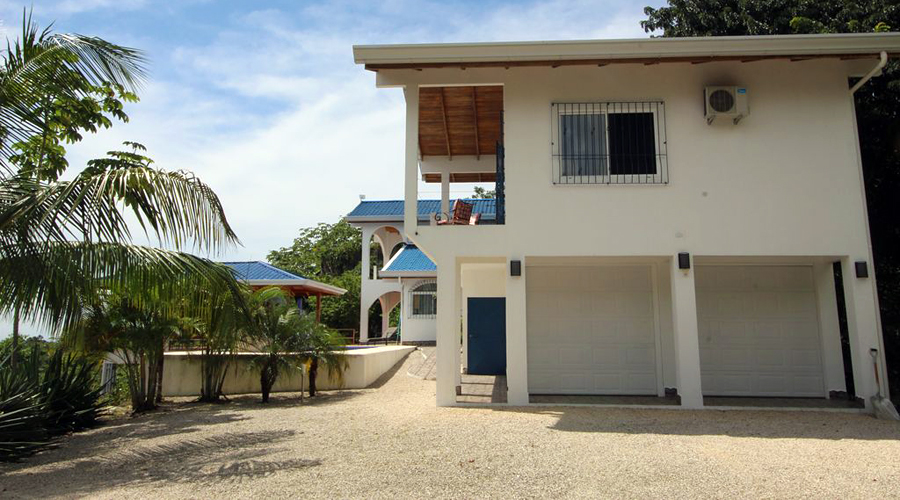 Costa Rica - Guanacaste - Samara - Villa Techo Azul - Garage 2 voitures sous la Maison d'amis