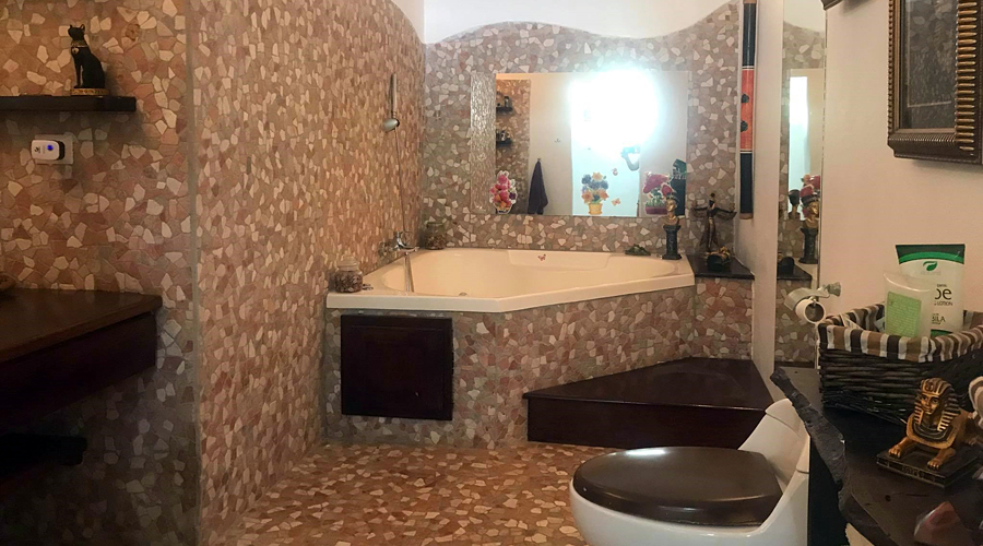 Costa Rica - Guanacaste - Tamarindo - Casa mi Vecina - La salle de bain de la chambre 1 - Vue 1