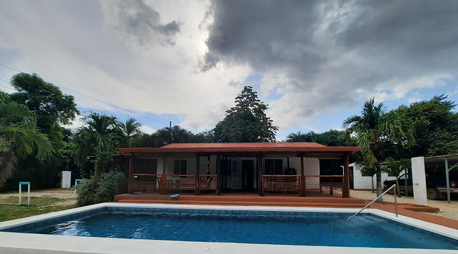 Costa Rica - Guanacaste - Tamarindo - Rancho Castillo - Piscine - vue 3