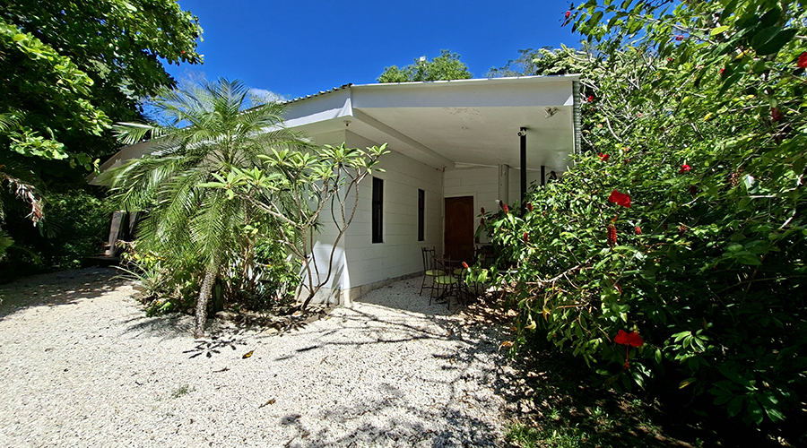 Costa Rica - Guanacaste - Tamarindo - Villa Panama - Ext�rieur - Entr�e - Vue 1