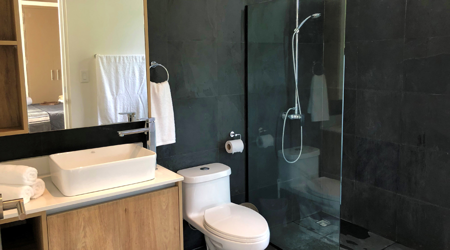 Costa Rica, Guanacaste, Villareal, Villa Perico, ZEN, du style - Chambre principale - Salle de bain
