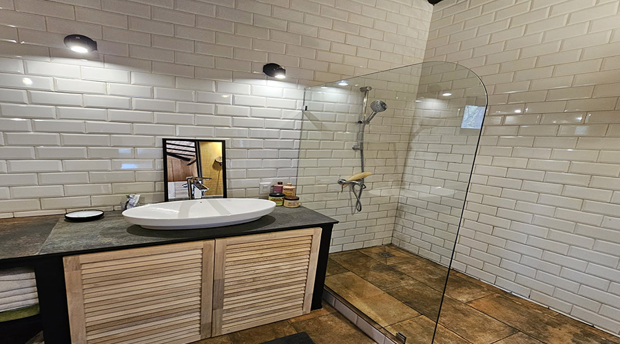 Costa Rica - Tamarindo - Spa & Bien-tre - Intrieur - Salle De Massage - Salle De Bain - Vue 2