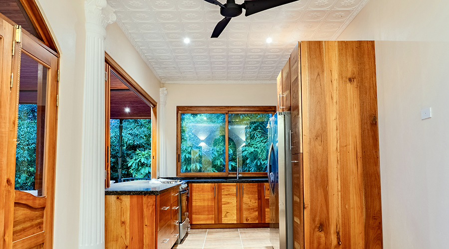 Costa Rica - Osa - Puerto Cortes - Ojochal - Casa Rio - Etage 1 - Cuisine - vue 2