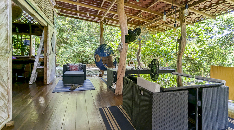 Costa Rica - Puerto Viejo - Ensemble locatif - Maison principale - Salon - vue 1