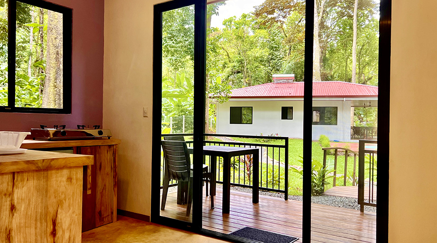 Costa Rica - Osa - Bahia Ballena - Ojochal - Casa Ventanas 1 + 1 - Cabina - Cuisine - vue 1