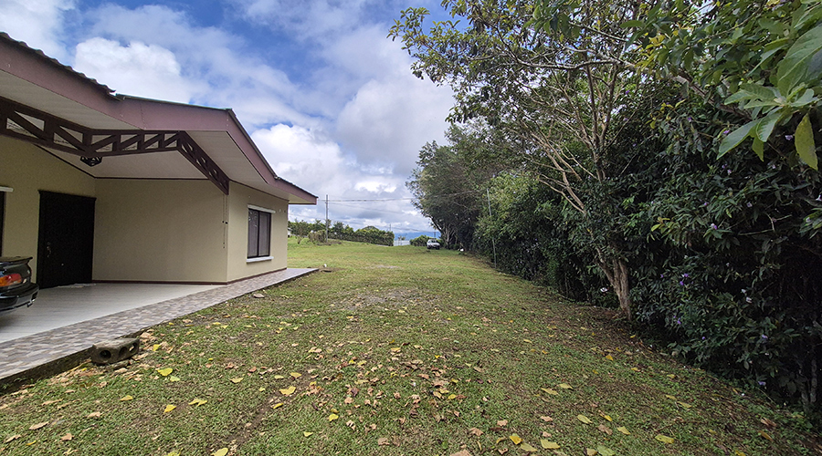 Costa Rica - Coto Brus - San Vito - Casa Bonita - Extrieur - vue 2