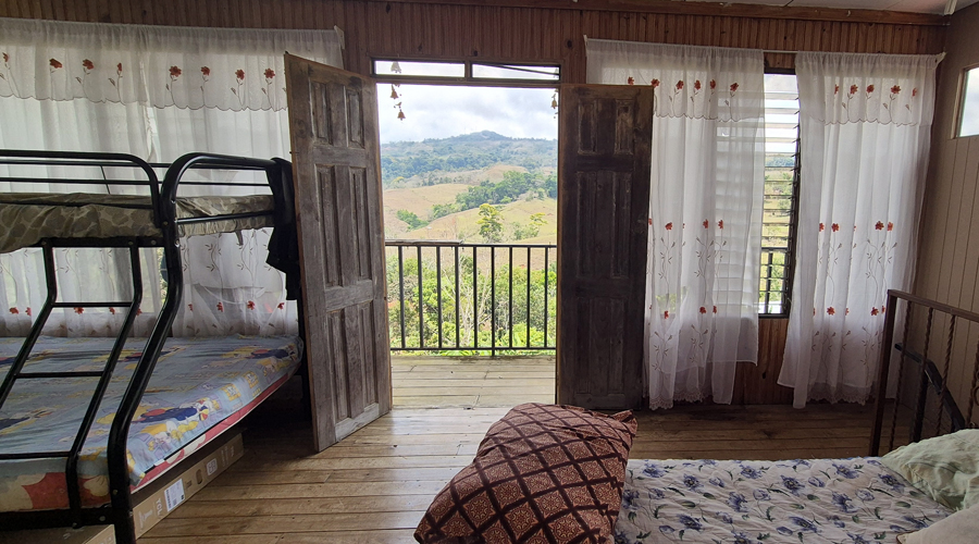 Costa Rica, Pacuarito, San Isidro, Finca Casita et Rivi�re - Chambre - Vue 2