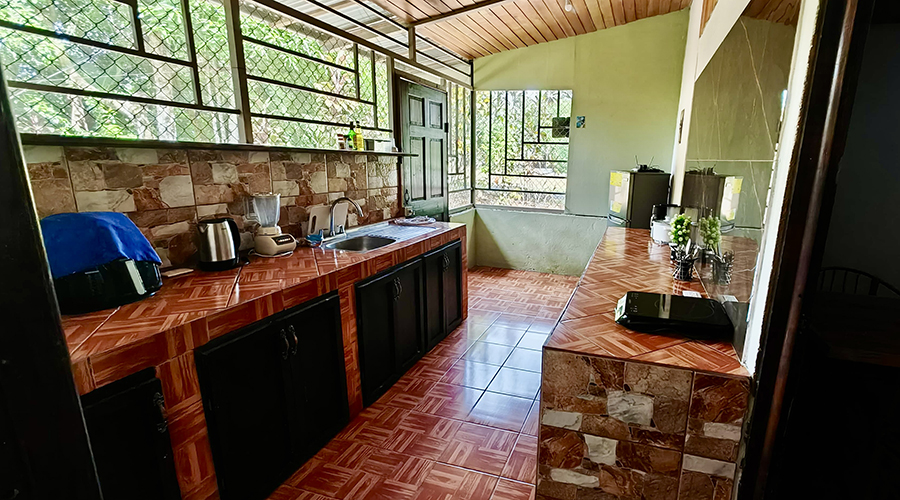 Costa Rica - Province de San Jos - Finca Platanillo 1 + 4 - Maison principale - Cuisine