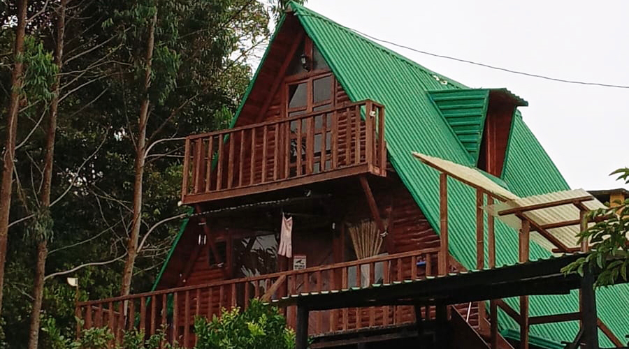 
	85.000 $ - Ce pittoresque chalet de montagne se situe au-dessus de la ville de San Isidro de El General, dans un petit village de montagne, zone sud-ouest du Costa Rica.
	
	Depuis un terrain de 600 mètres carrés, à environ 1.300 mètr ...