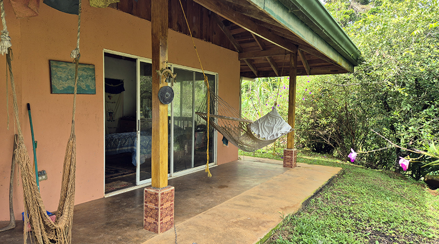 Costa Rica - Perez Zeledon - Baru - San Salvador - Finca la Cascada - CASITA - Terrasse - vue 2