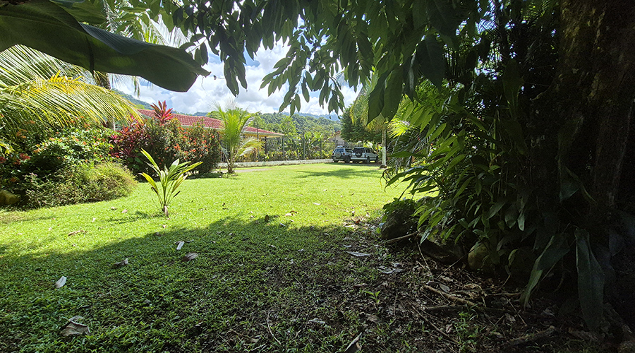 Costa Rica - Aguirre - Savegre - Matapalo - Casa de la Playa - Jardin - vue 2