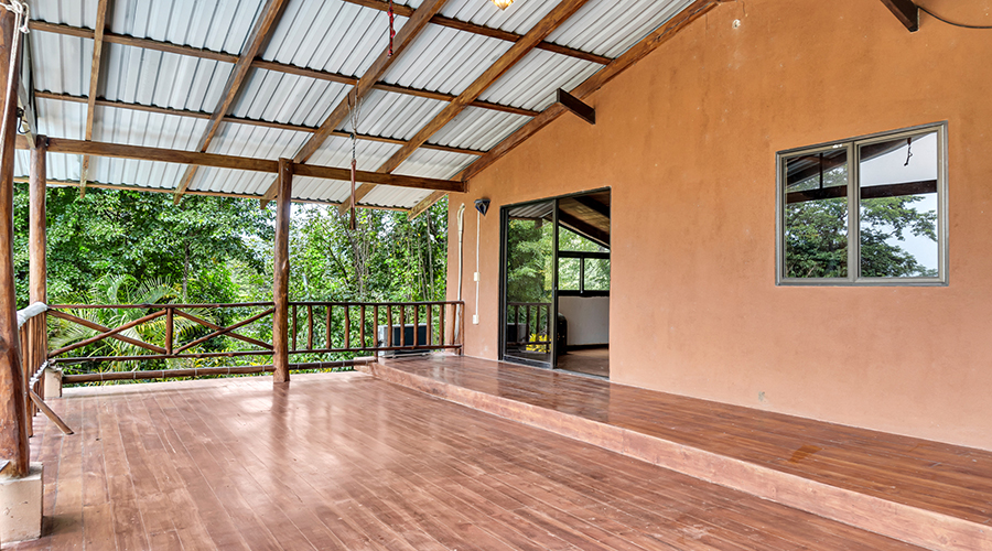 Costa Rica - Puntarenas - Las Delicias - Villa Boh�mia - Int�rieur - Chambre 1 - Terrasse - Vue 2