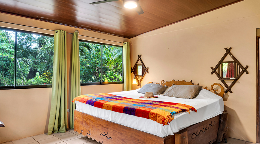 Costa Rica - Puntarenas - Las Delicias - Villa Boh�mia - Int�rieur - Chambre 2 - Vue 1