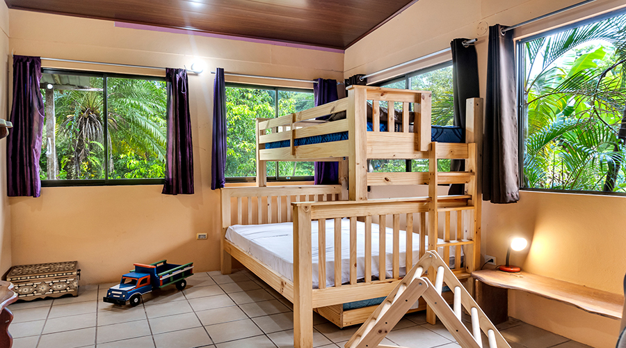 Costa Rica - Puntarenas - Las Delicias - Villa Boh�mia - Int�rieur - Chambre 2 - Vue 2