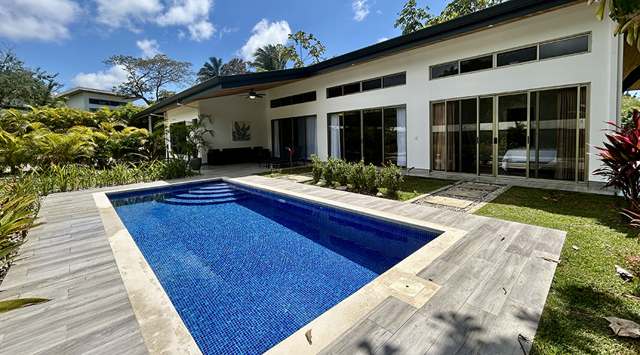 
	375.000 $ - Découvrez le Condo El Tucan, une communauté sécurisée exclusive proposant des maisons haut de gamme alliant confort, élégance et avec un fort potentiel d'investissement.

	Situé à quelques  ...