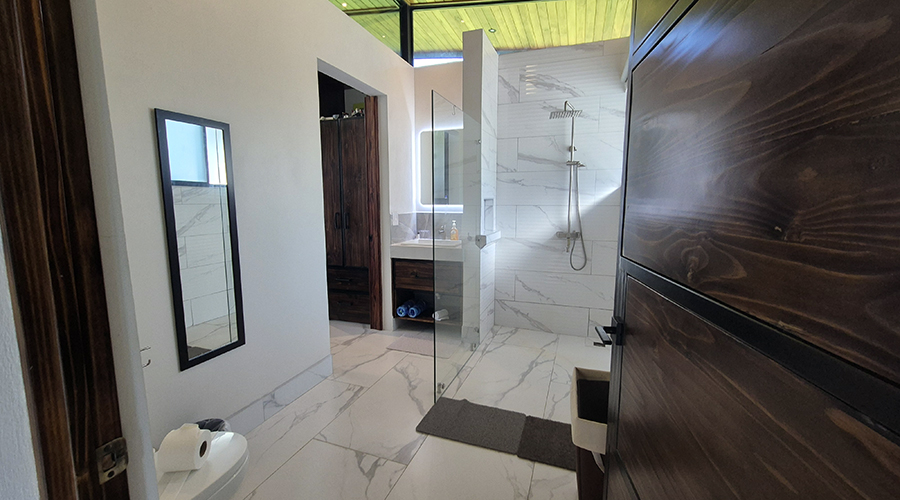 Costa Rica - Ojochal - Casa Transparencia - Intrieur - Villa 1 - Chambre 1 - Salle de bain - Vue 1