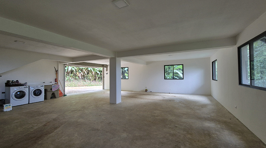 Costa Rica - Ojochal - Villa Perezoso - Niveau Infrieur - Garage - Buanderie - Vue 1