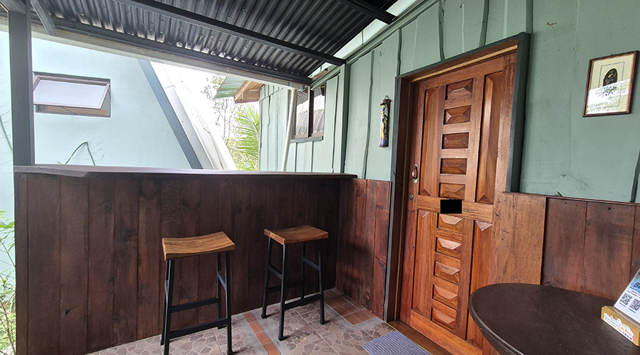 Costa Rica - San Vito de Coto Brus - Complexe commercial, restaurant-pizzeria - 5 cabinas - maison - Cabina 2 - Extrieur