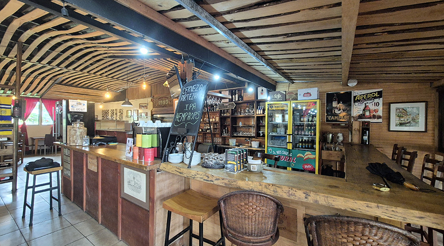 Costa Rica - San Vito de Coto Brus - Complexe commercial, restaurant-pizzeria - 5 cabinas - maison - Restaurant - Intrieur - vue 5
