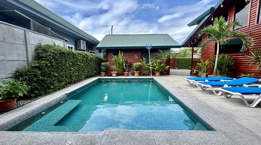 Costa Rica - Osa - Bahia Ballena - Cabinas Bahia 1+1 - Piscine - vue 2