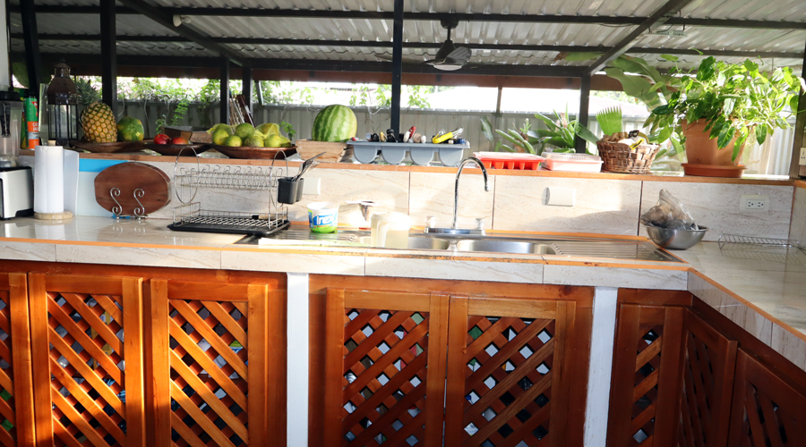 Costa Rica, Province de Puntarenas, Uvita, Maison Balinaise - Cuisine 2