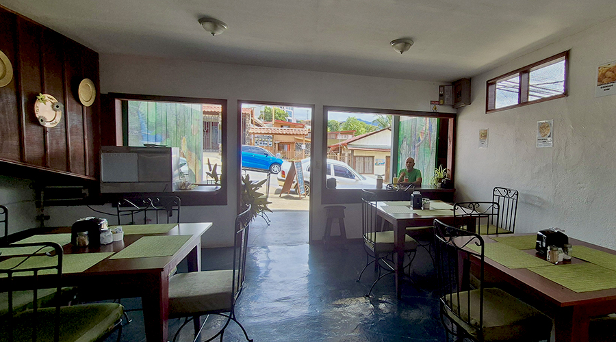 Costa Rica - Province de San Jos - San Isidro de El General - Soda Restaurant Costaricien - Salle - vue 6