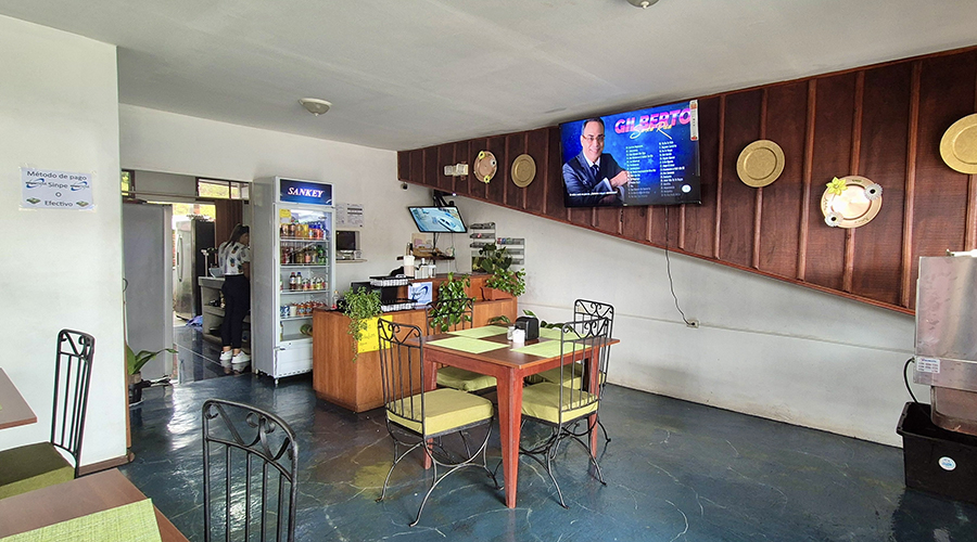 Costa Rica - Province de San Jos - San Isidro de El General - Soda Restaurant Costaricien - Salle - vue 7