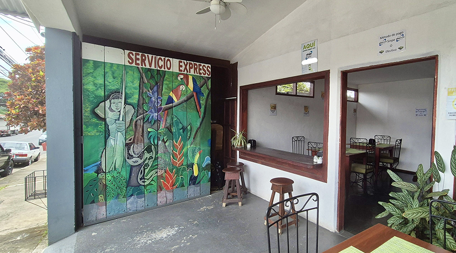 Costa Rica - Province de San Jos - San Isidro de El General - Soda Restaurant Costaricien - Terrasse - vue 3