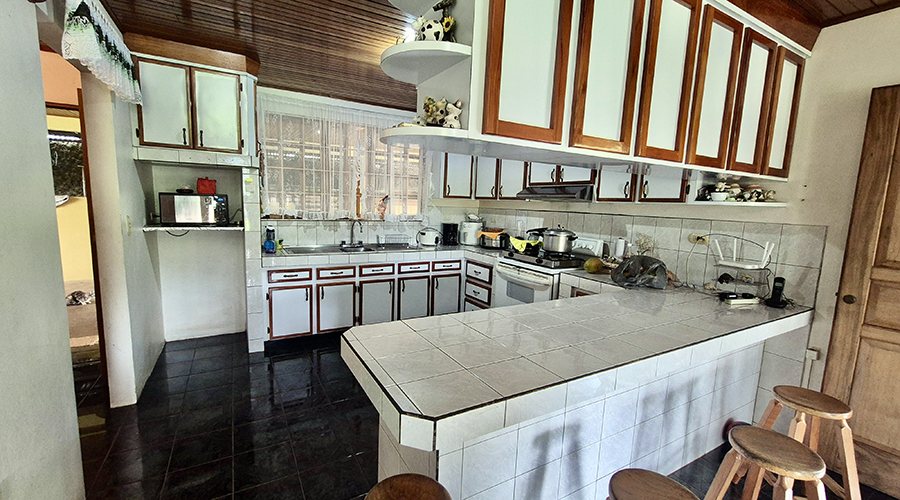 Costa Rica - San Jos - La Palma - Casa Rustica - Maison - Intrieur - Cuisine - Vue 1