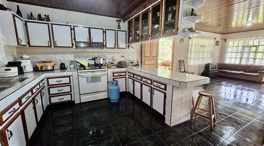 Costa Rica - San Jos - La Palma - Casa Rustica - Maison - Intrieur - Cuisine - Vue 2