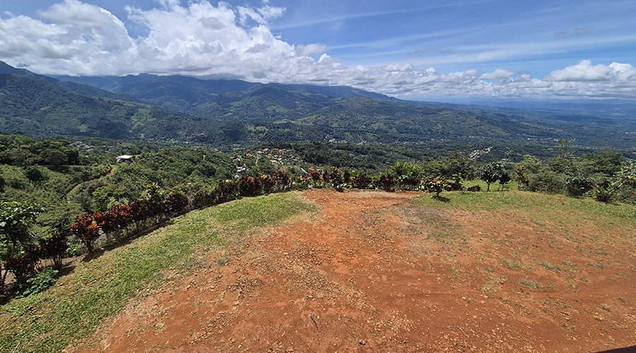 Costa Rica - San Jos� - Miravalles - Finquita Verde - Ext�rieur - Terrasse 1 - Vue 1