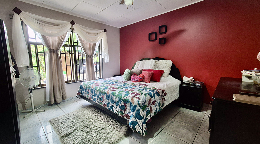Costa Rica - San Jos - Pedregosito - Casa Pedregosito - Intrieur - Chambre 1 - Vue 1