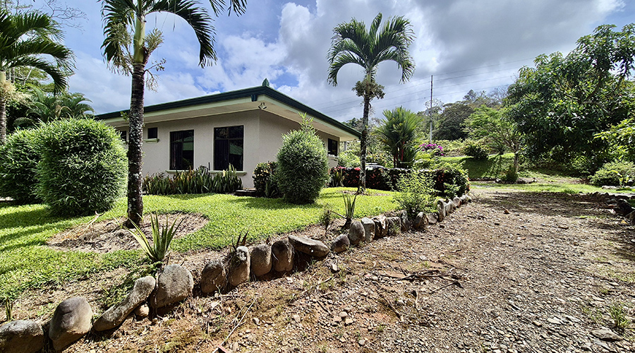 Costa Rica - San Jos - Pedregosito - Casa Pedregosito - Extrieur - Vue 2