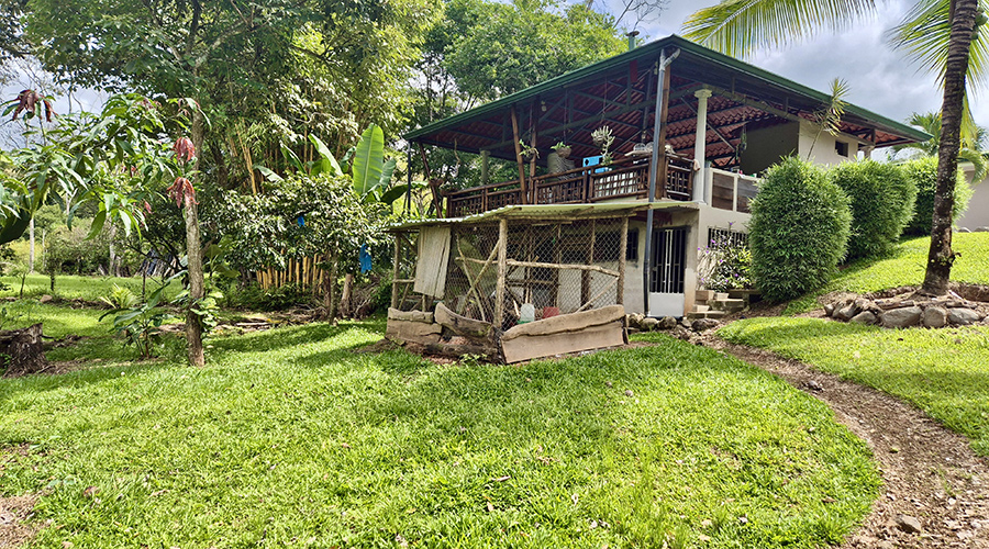Costa Rica - San Jos - Pedregosito - Casa Pedregosito - Extrieur - Rancho - Vue 2